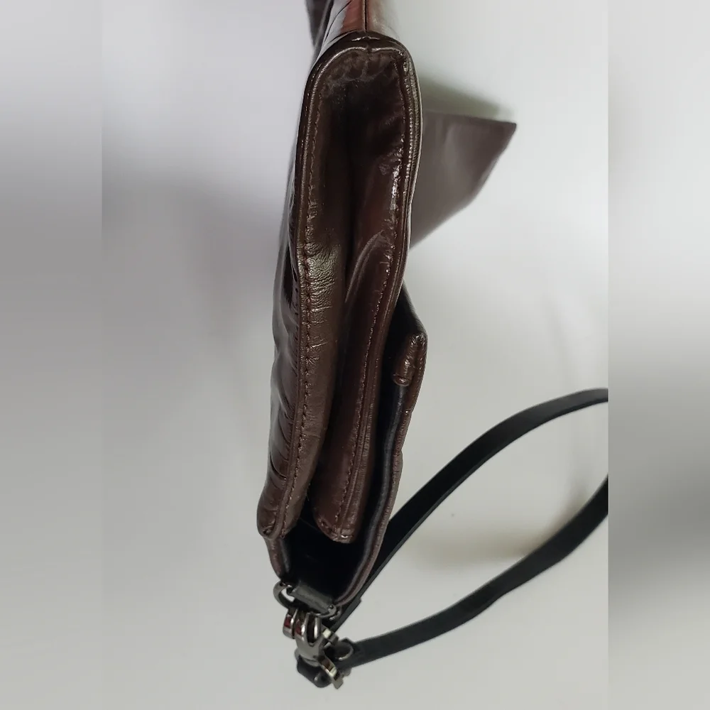 Kenneth Cole Women's Handbag Clutch Wristlet Brown Black Leather Purse